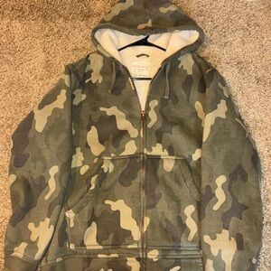 Men's Camouflage Hoodie fleeced lined inside (very warm and cozy)